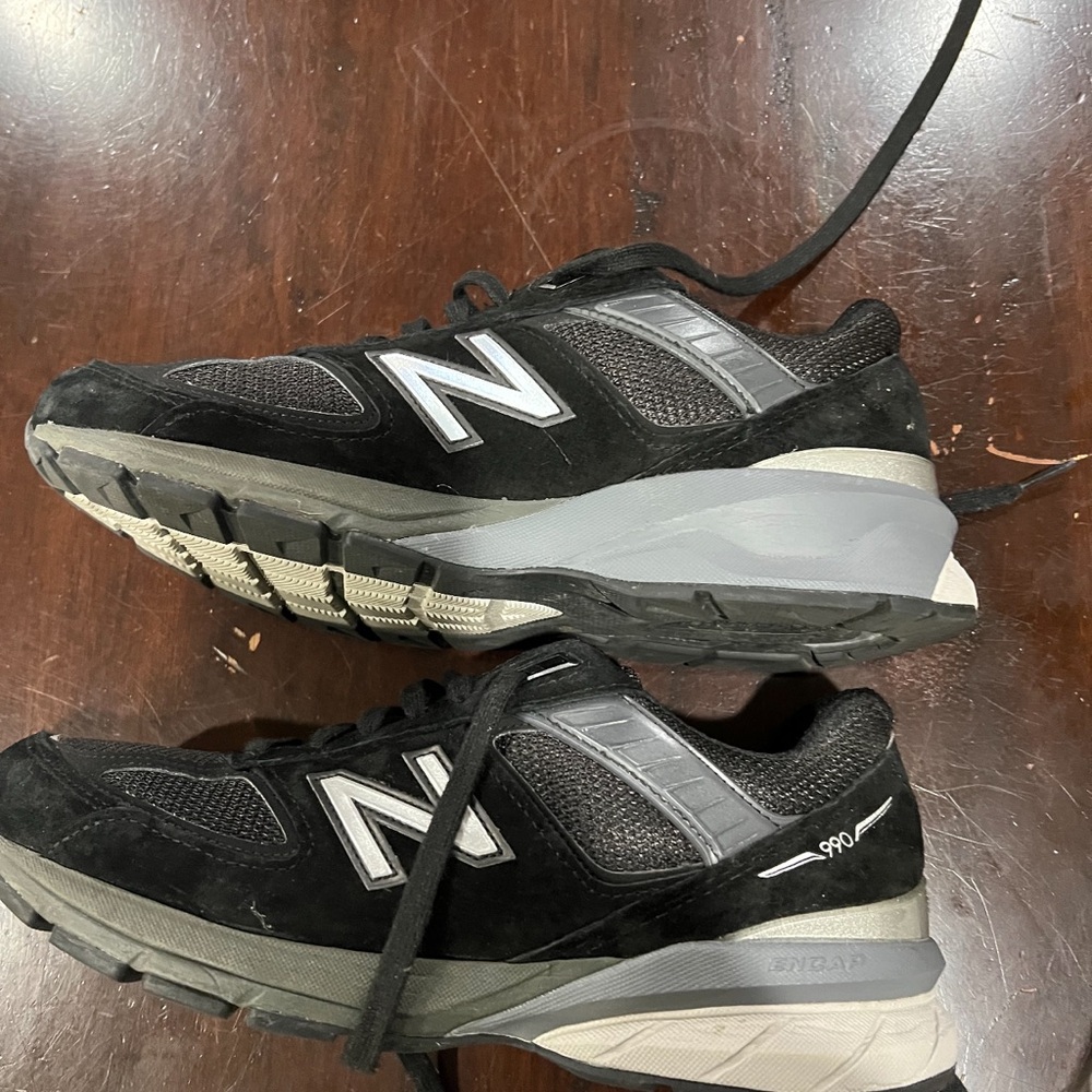 1-990v New balance tennis shoes